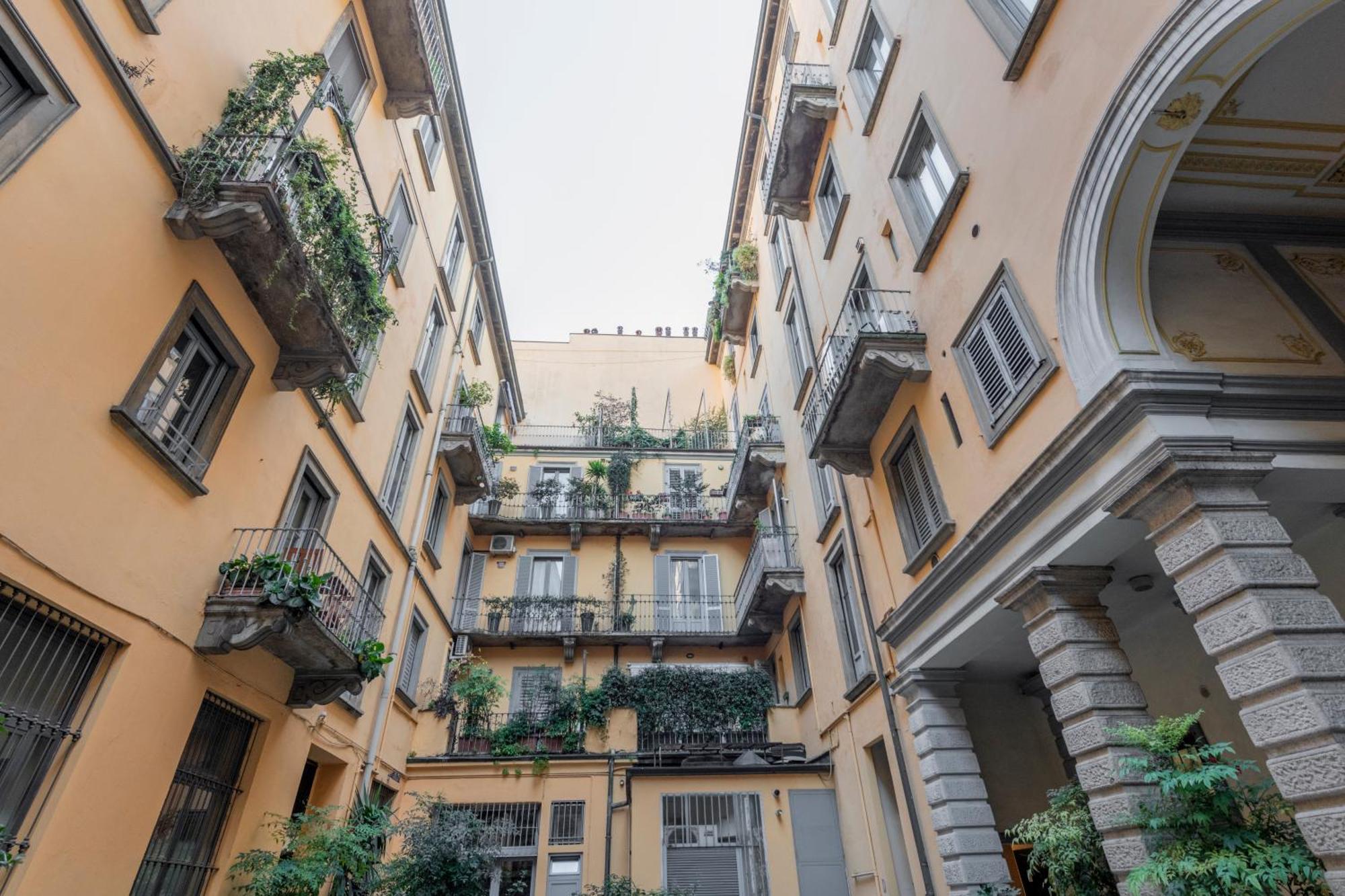 Bright Mini Studio In The Heart Of Milan Milão Exterior foto