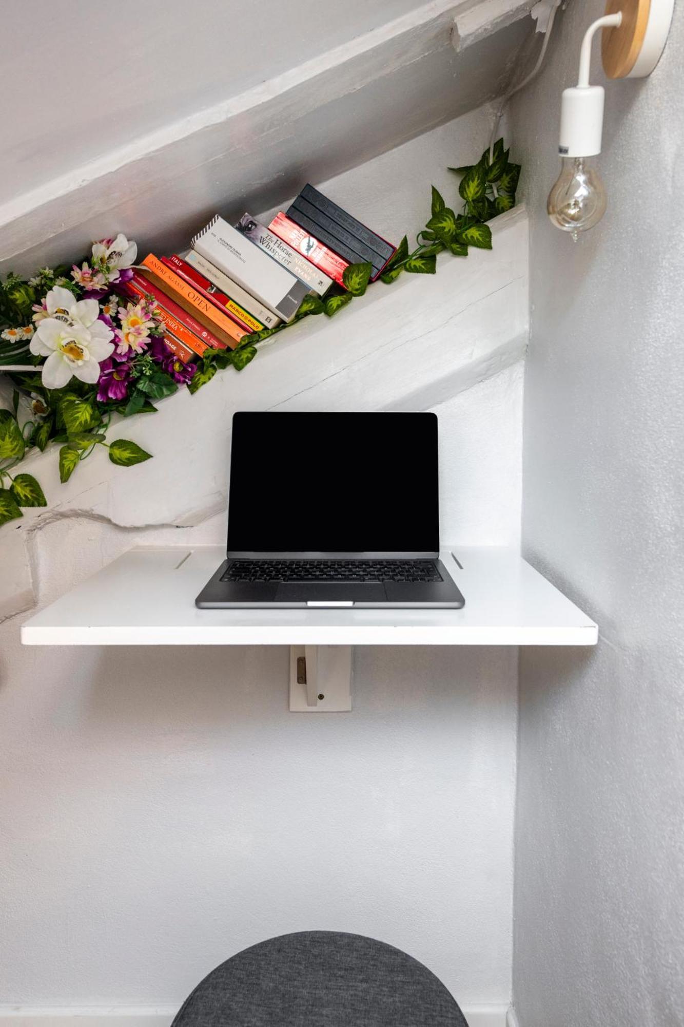 Bright Mini Studio In The Heart Of Milan Milão Quarto foto